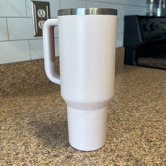 Stanley 40oz - Picture 4 of 7